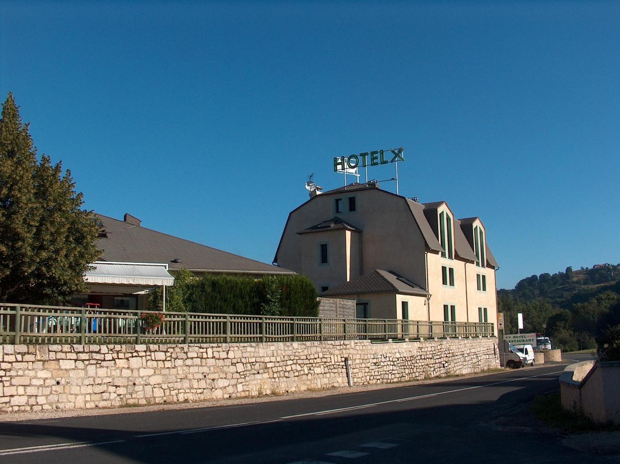 Hotel-Restaurant Le Calice Du Gevaudan - A75 Banassac Eksteriør bilde