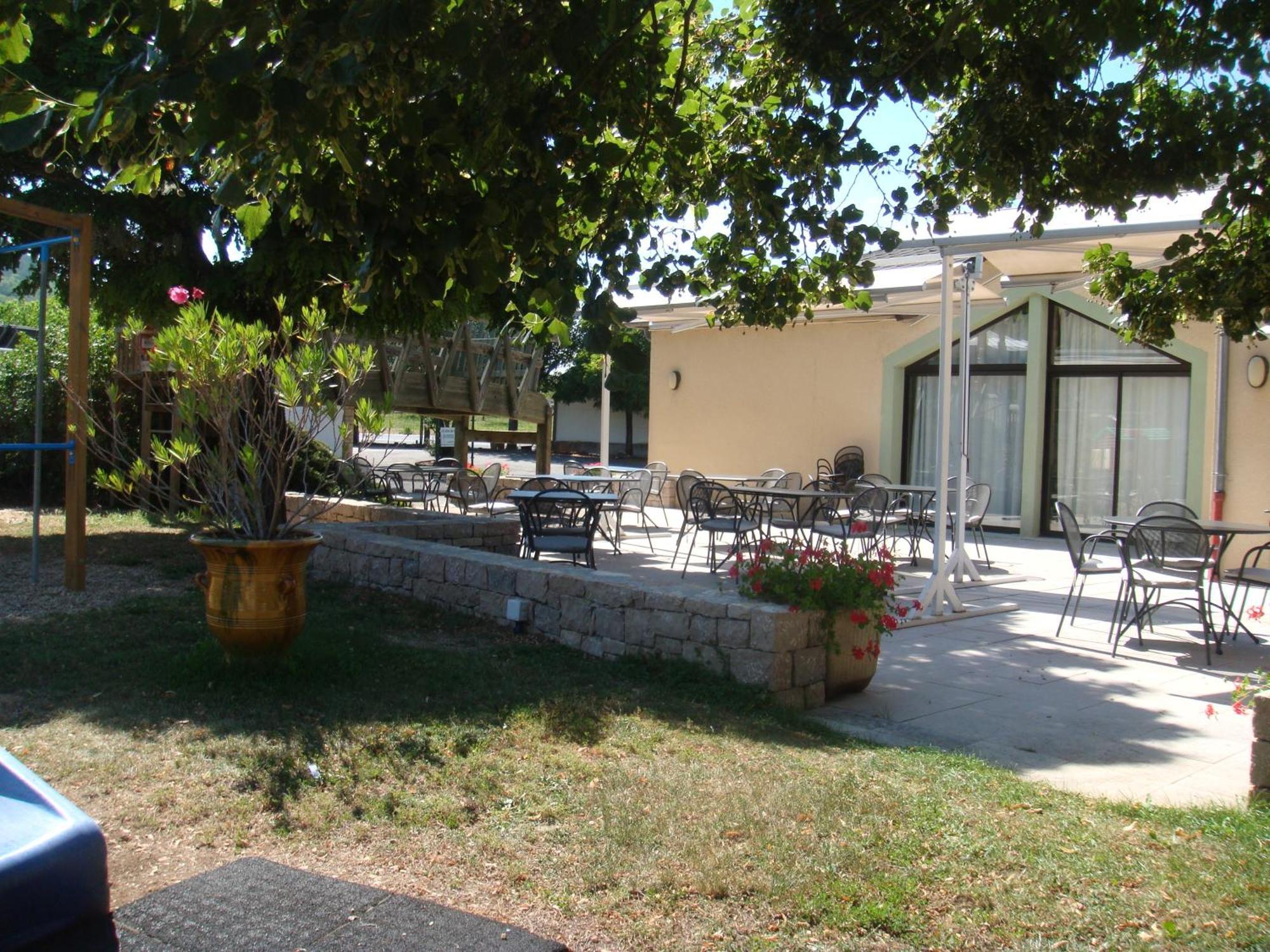 Hotel-Restaurant Le Calice Du Gevaudan - A75 Banassac Eksteriør bilde