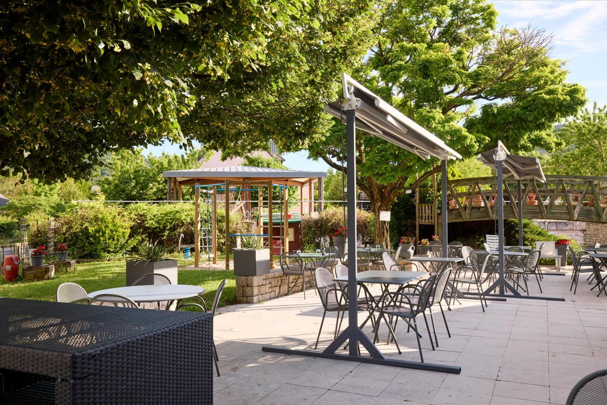 Hotel-Restaurant Le Calice Du Gevaudan - A75 Banassac Eksteriør bilde