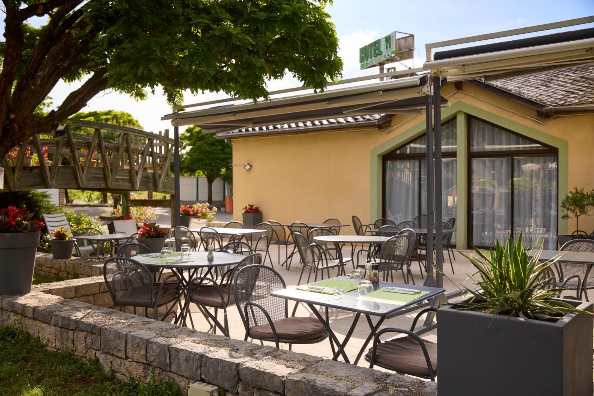 Hotel-Restaurant Le Calice Du Gevaudan - A75 Banassac Eksteriør bilde