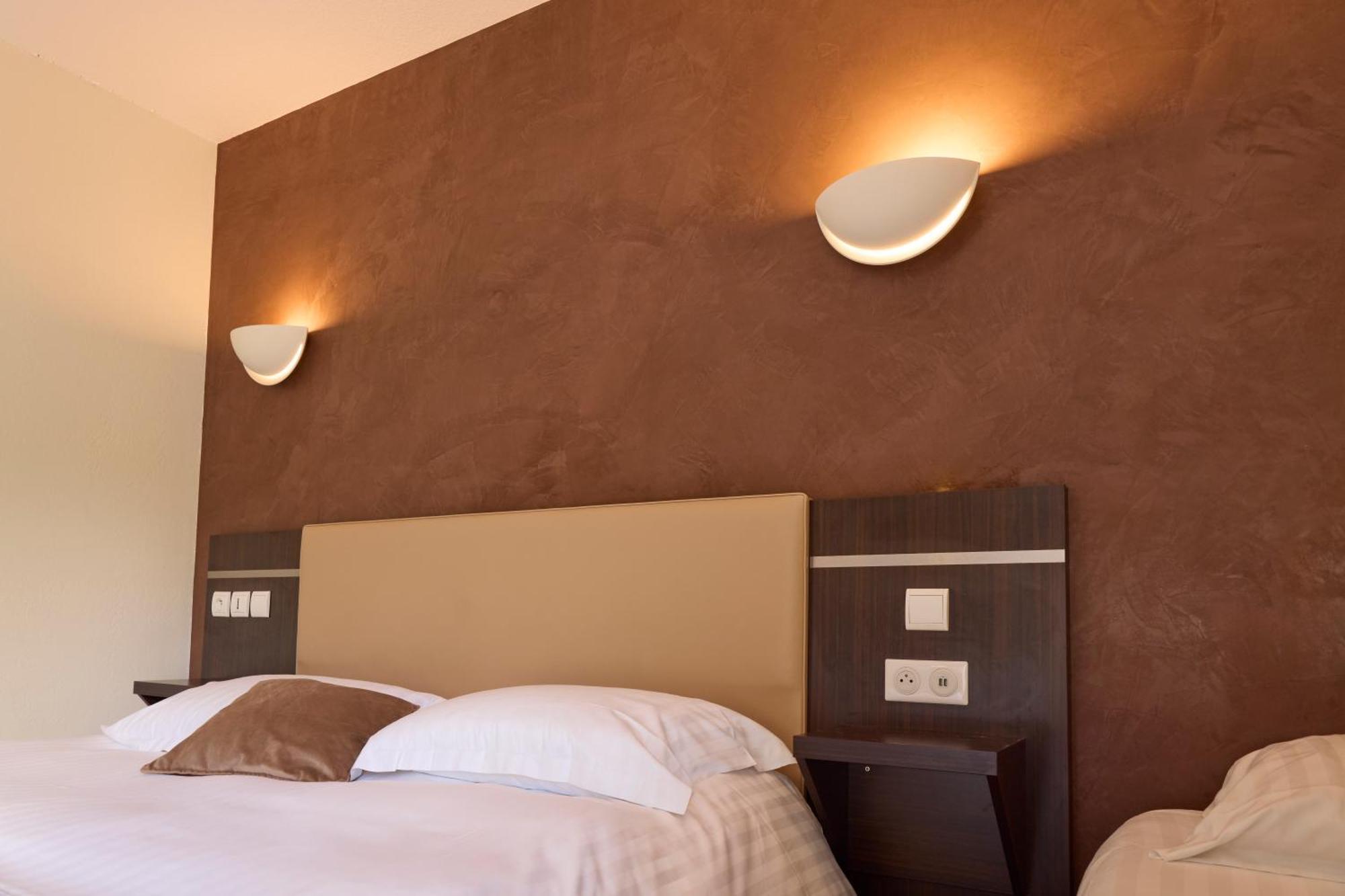 Hotel-Restaurant Le Calice Du Gevaudan - A75 Banassac Eksteriør bilde