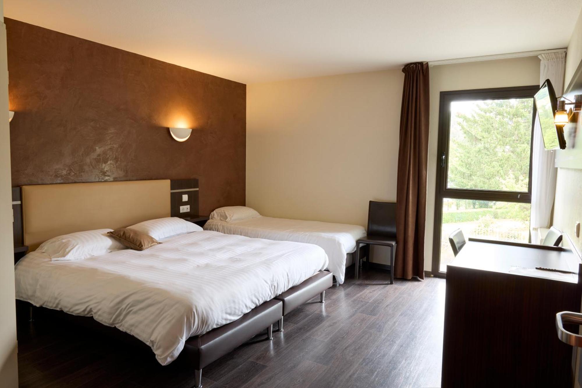 Hotel-Restaurant Le Calice Du Gevaudan - A75 Banassac Eksteriør bilde