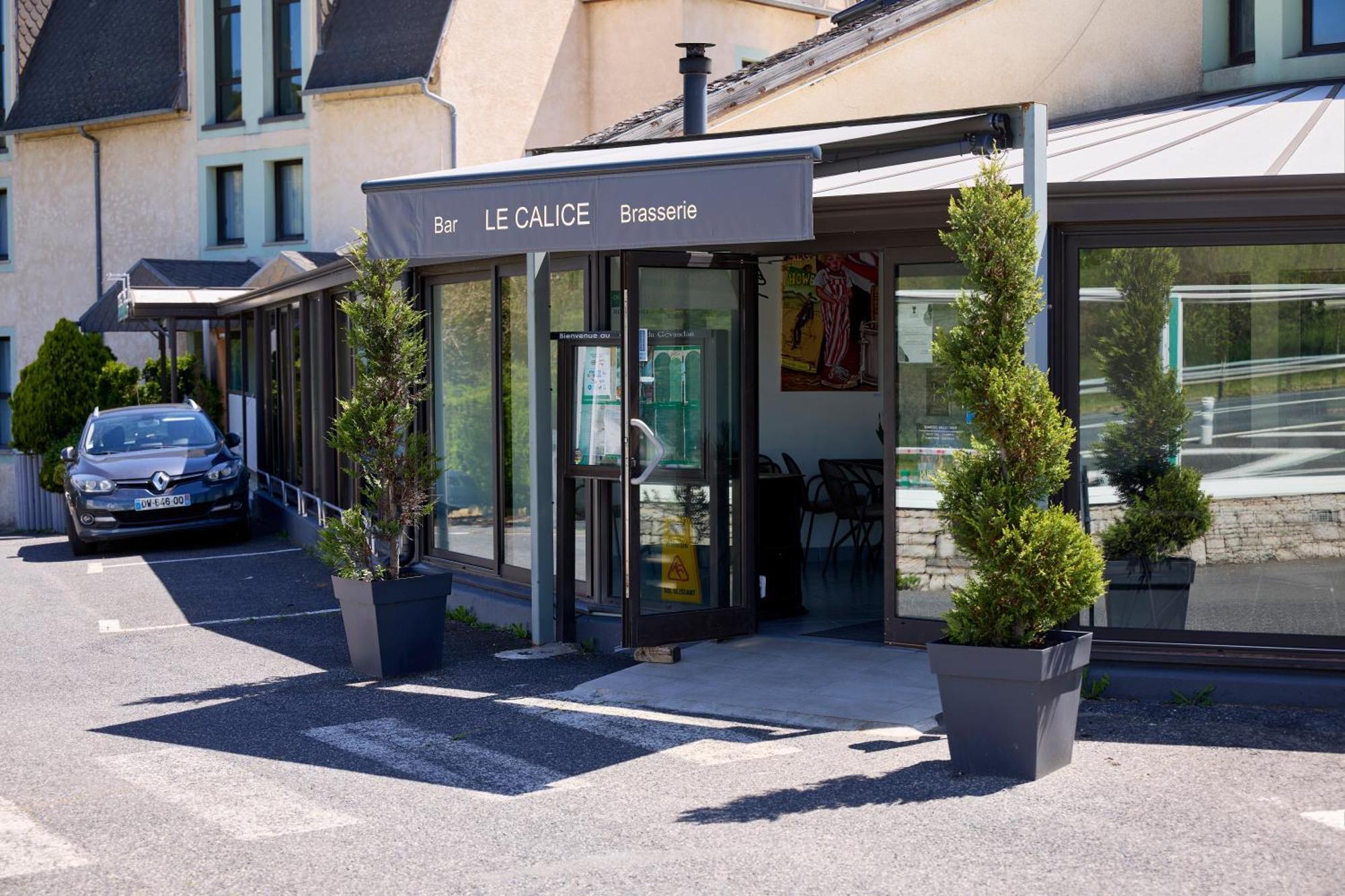 Hotel-Restaurant Le Calice Du Gevaudan - A75 Banassac Eksteriør bilde