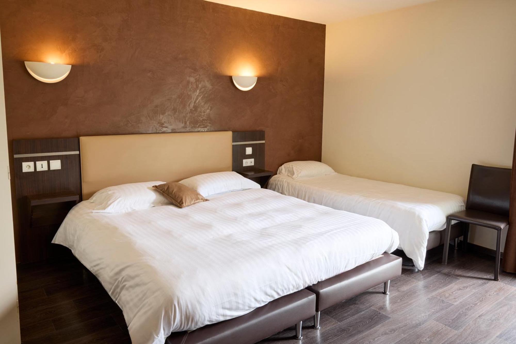 Hotel-Restaurant Le Calice Du Gevaudan - A75 Banassac Eksteriør bilde