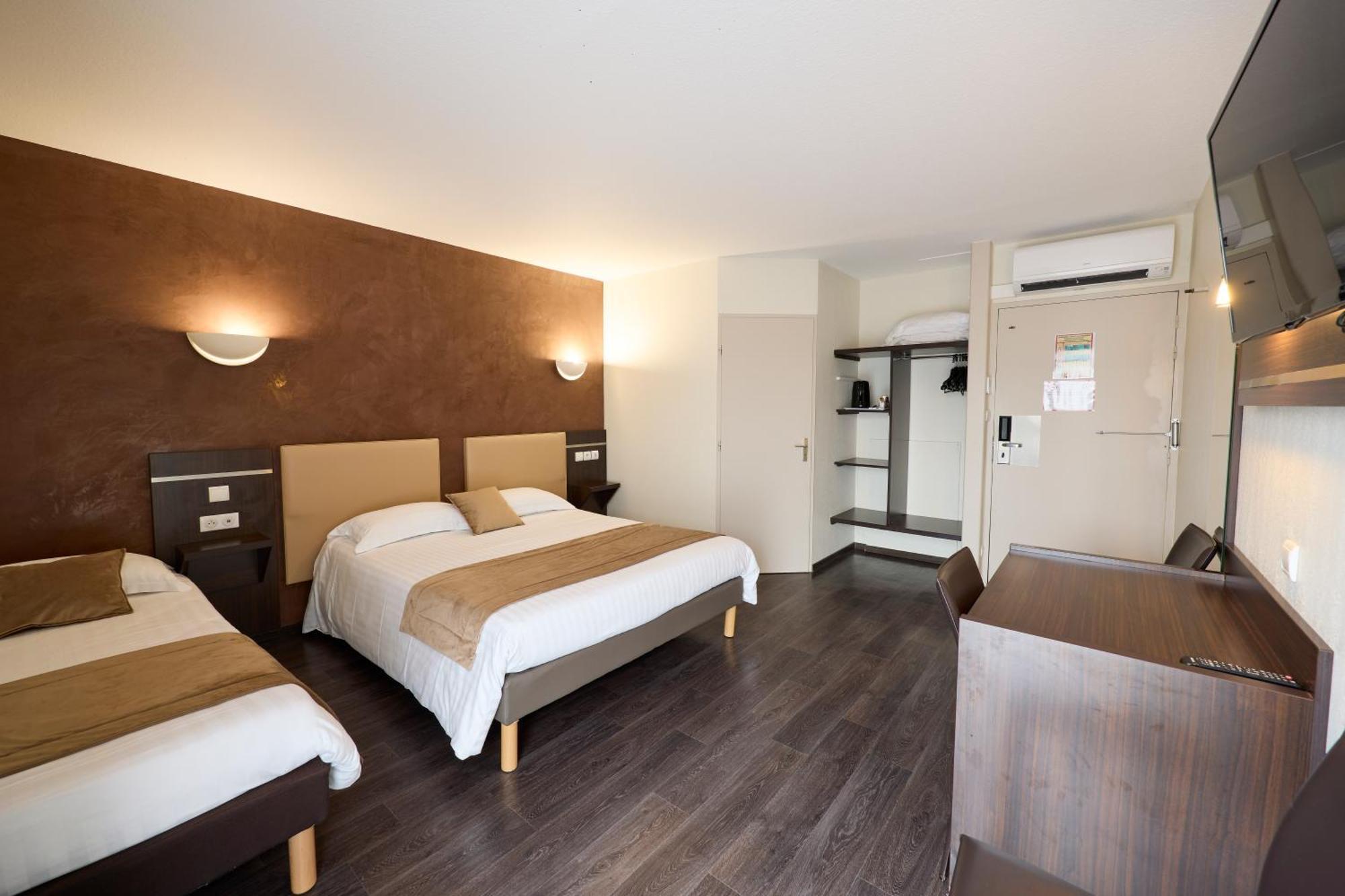 Hotel-Restaurant Le Calice Du Gevaudan - A75 Banassac Eksteriør bilde