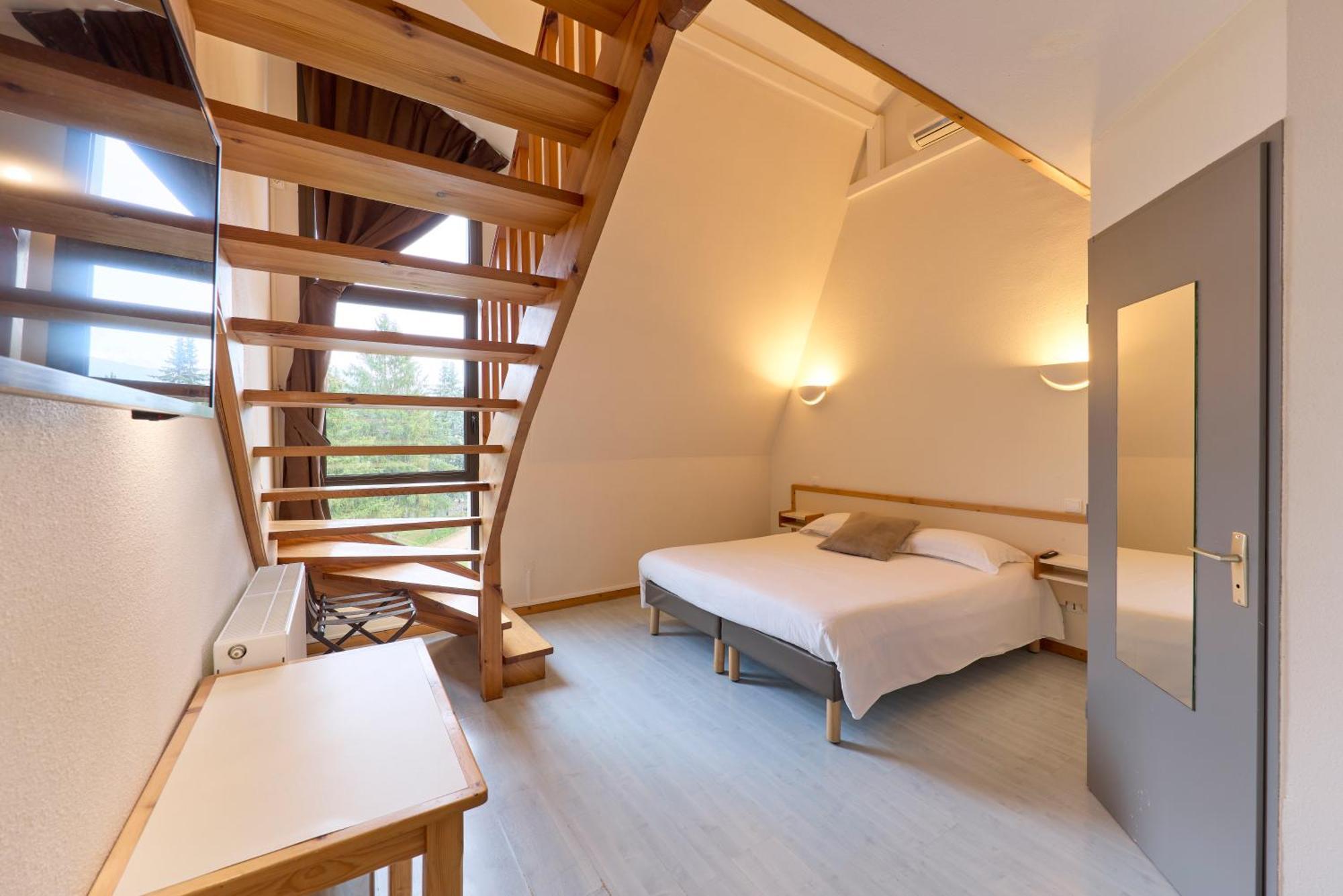 Hotel-Restaurant Le Calice Du Gevaudan - A75 Banassac Eksteriør bilde