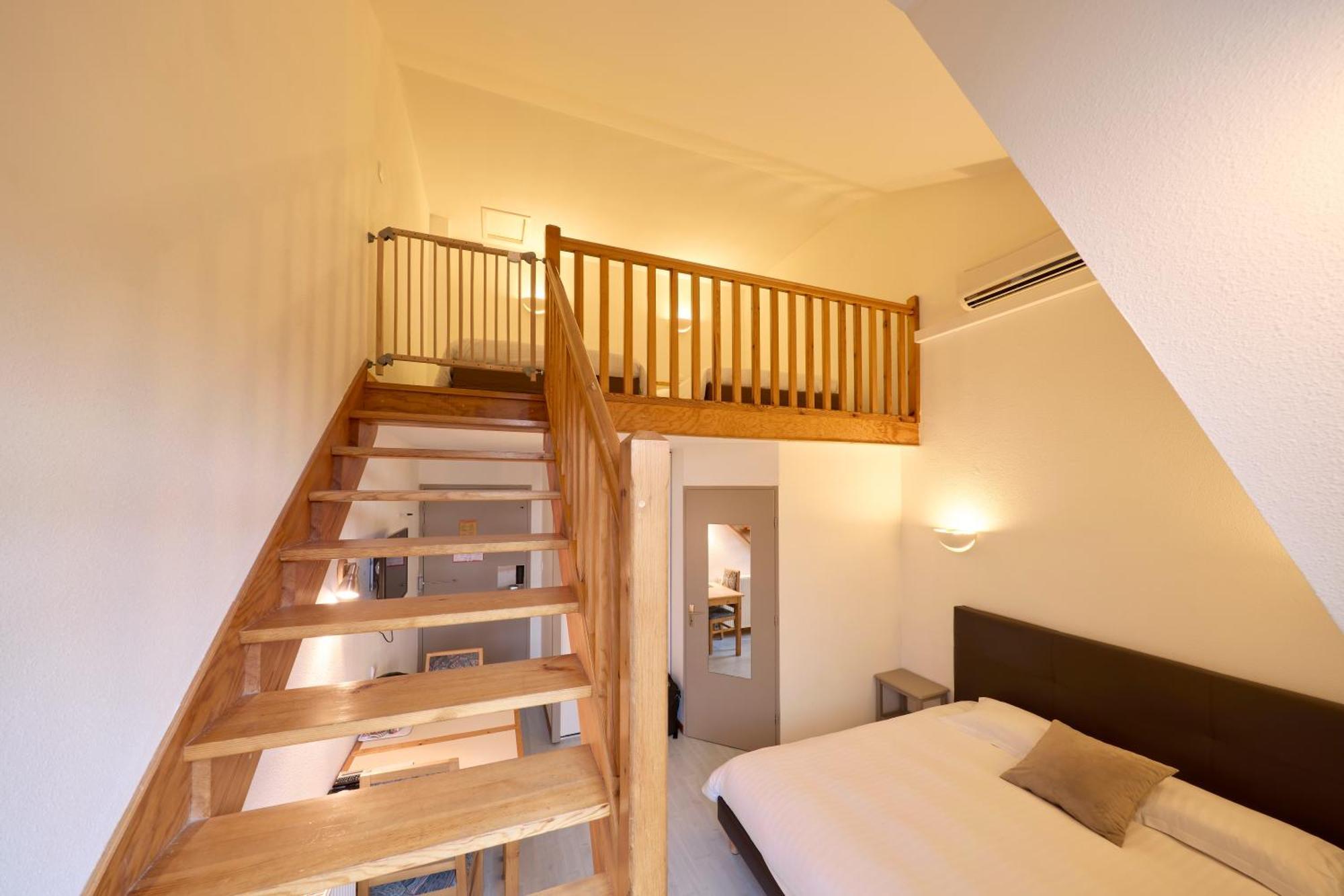Hotel-Restaurant Le Calice Du Gevaudan - A75 Banassac Eksteriør bilde