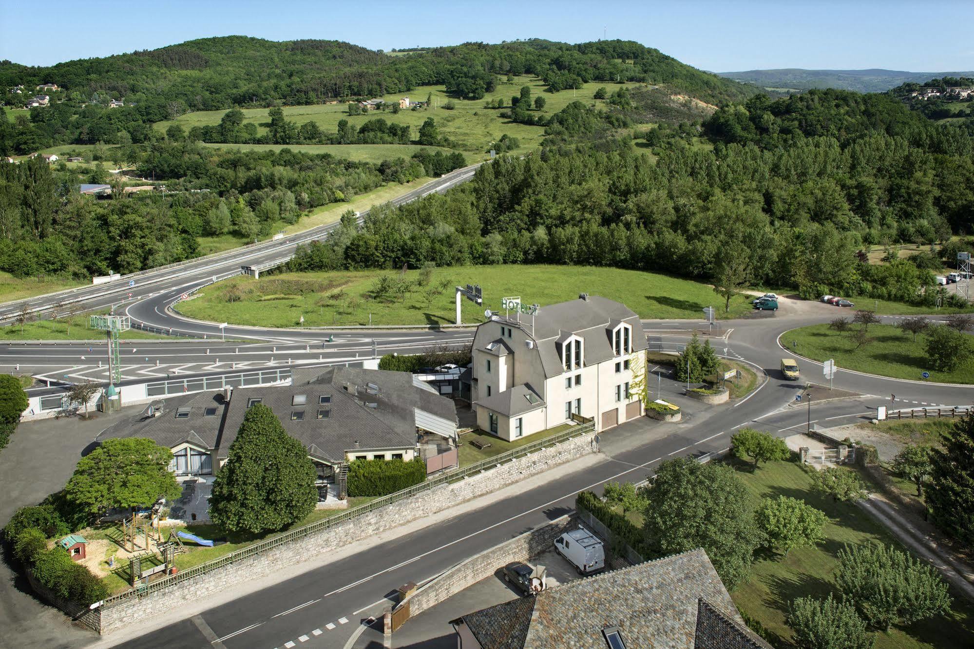 Hotel-Restaurant Le Calice Du Gevaudan - A75 Banassac Eksteriør bilde